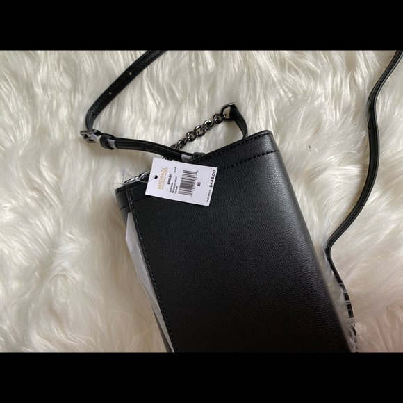 MK Kinsley Med Wallet Crossbody - Picture 8 of 8